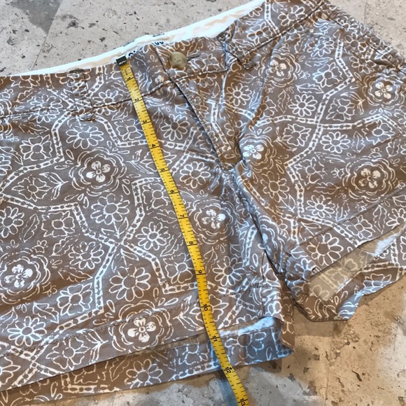 Old Navy shorts - Picture 2 of 3